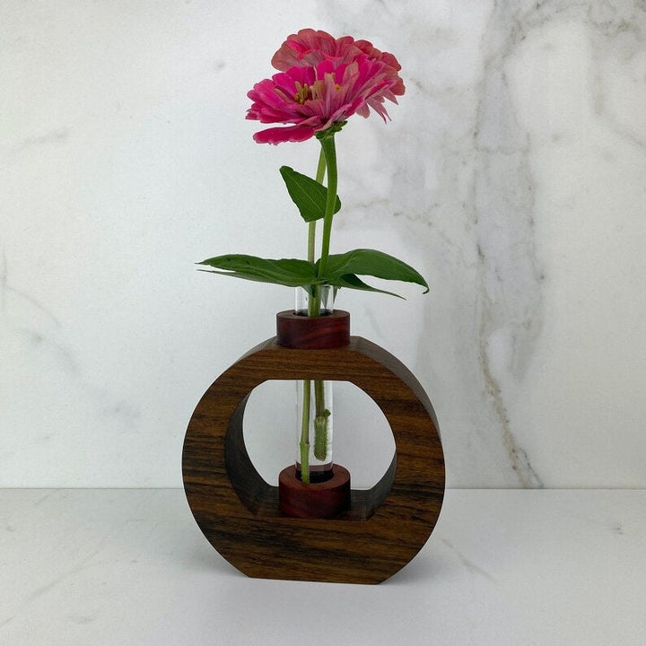 Handgefertigte Holzvase aus exotischem Holz, geeignet für Trocken- und Frischblumen, natürlicher Look - Dekostyl #